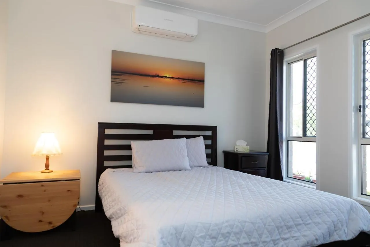 The Summer Lakeside Room North Lakes